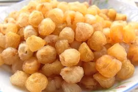 Traditional dried longan making in Hung Yen