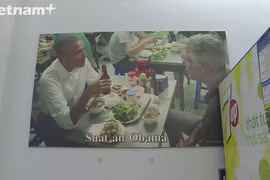 Bun cha restaurant becomes a big hit after Obama’s visit