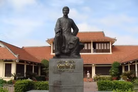 Poet Nguyen Du’s birthday marked nationwide