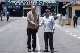 Malaysian Prime Minister Datuk Seri Anwar Ibrahim (R) meets his Thai counterpart Srettha Thavisin (Photo: thestar.com.my)