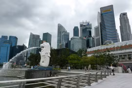 Singapore’s new COVID-19 cases set another daily record