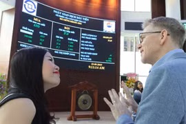 Foreign investors’ accounts reach high