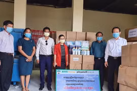 COVID-19: Vietnamese giant HAGL donates medical supplies to Cambodia