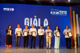 Winners of Vietnam News Agency Press Awards honoured