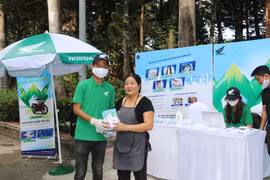 Workers in Can Tho assisted in COVID-19 prevention efforts