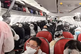 Passengers failing to wear masks on flights face fine of 130 USD