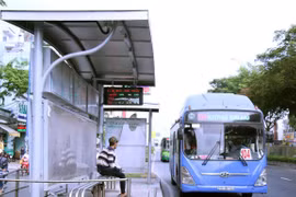 HCM City to suspend 54 bus routes due to COVID-19