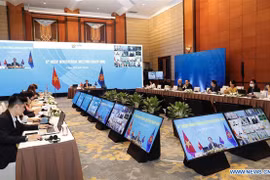 ASEAN, China laud bilateral trade-investment growth despite pandemic