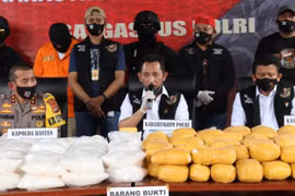 Indonesian police seize 821kg of crystal meth