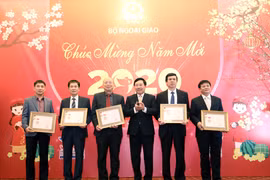 Foreign minister hails journalists’ contributions to external activities
