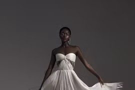 Vietnamese designer introduces new collection at London Fashion Week