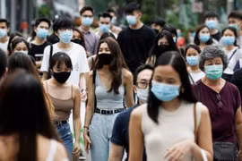 Singapore records first population contraction since 2003