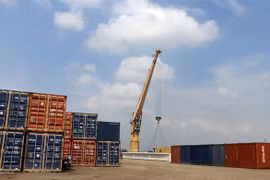 Vietnam’s exports surge 4.7 percent in four months