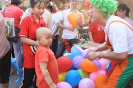 Hospitals create a joyous Tet for patients
