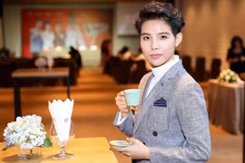 Vietnamese singer featured in American entertainment magazine