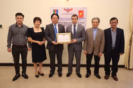 Vietnam presents 10,000 medical face masks to Azerbaijan people 