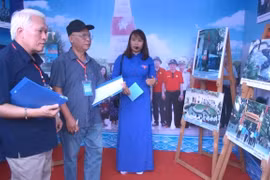 Exhibition on ASEAN Community, Vietnam’s seas and islands opens in Cao Bang