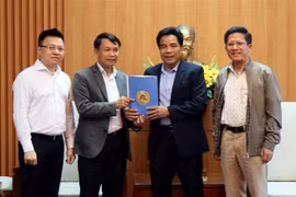 VNA gives relief aid to flood victims in Quang Nam