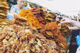 Local markets in central Vietnam, a magnet for foodies