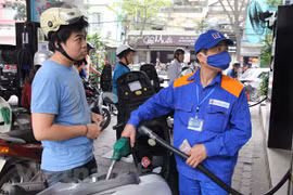 Prices of oil, petrol unchanged in latest adjustment