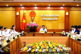 Lang Son, Guangxi Zhuang autonomous region leaders hold phone talks 