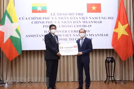 Vietnam presents 50,000 USD for Myanmar’s COVID-19 fight