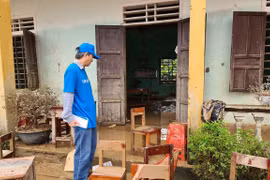 UNICEF grants aid to children in flood-hit central region