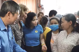 Zero-dong supermarket opened to help COVID-19-affected workers