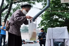 Hue, Da Nang cities set up free ‘rice ATMs’