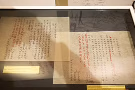 Exhibition reveals calligraphic art in kings’ writings