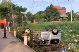 Six Vietnamese killed in traffic accident in Cambodia