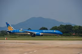 Vietnam Airlines suspends flights to France, Malaysia 
