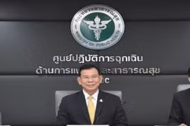 Thailand warns of COVID-19 spread via shared smoking, drinks