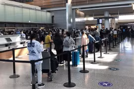 Over 350 Vietnamese citizens flown home from UK