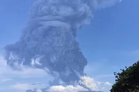Thousands in Indonesia evacuated due to active volcano