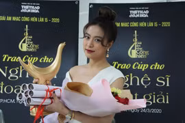 Hoang Thuy Linh wins "big fours" at 2020 Devotion Music Awards
