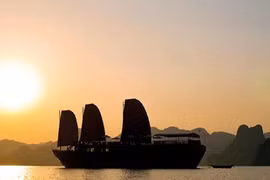 Quang Ninh aims to serve 10 million domestic tourists in 2021