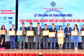Hanoi honours key industrial products