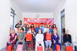 Tet gifts handed out to the disadvantaged in Quang Tri 