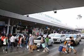 HCM City tracks five passengers on same flight as confirmed COVID-19 case