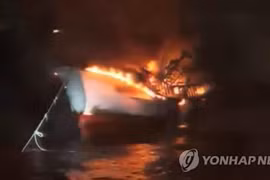 Five Vietnamese sailors missing in fishing boat fire in waters off RoK