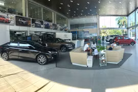 Car dealers offer huge discounts in time of hardship