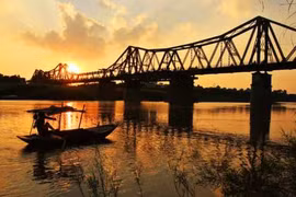 Exhibition inspired by Long Bien Bridge