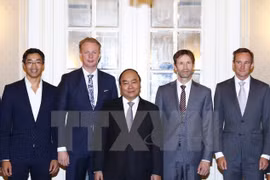 Prime Minister Nguyen Xuan Phuc meets with Dutch investors 