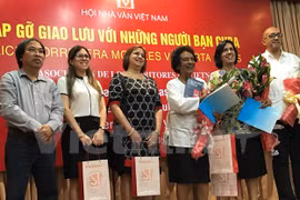 Vietnamese, Cuban writers share experience
