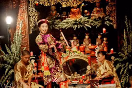 Van singing festival protects cultural heritage