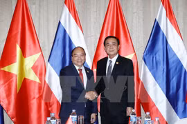 Vietnamese, Thai PMs meet on sidelines of APEC meeting