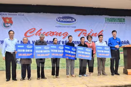 Vinamilk provides 3 billion VND in aid to flood-hit people