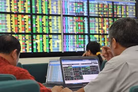 Stocks advance on Q2 earnings hopes