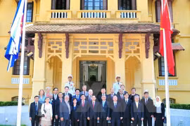 Flag raising ceremony marks ASEAN’s 50th anniversary in Hanoi 
